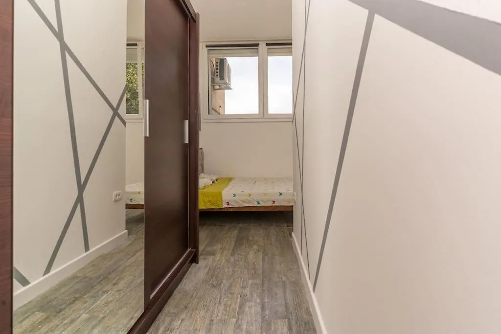 Apartment Ena - Located In Quiet Area 500M Of The Sea Pula Croatia