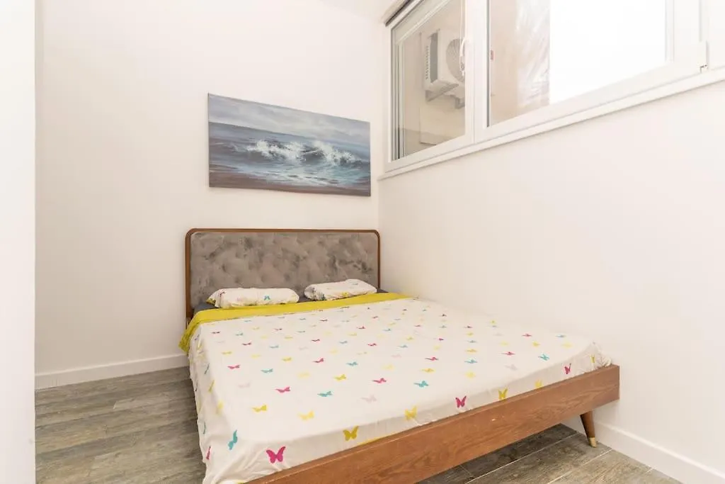 Apartment Ena - Located In Quiet Area 500M Of The Sea Pula