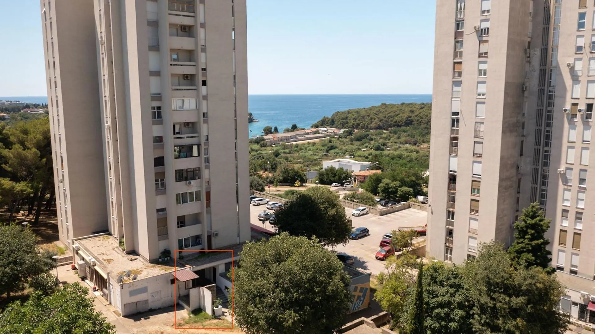 Apartment Ena - Located In Quiet Area 500M Of The Sea Pula 0*,  Croatia