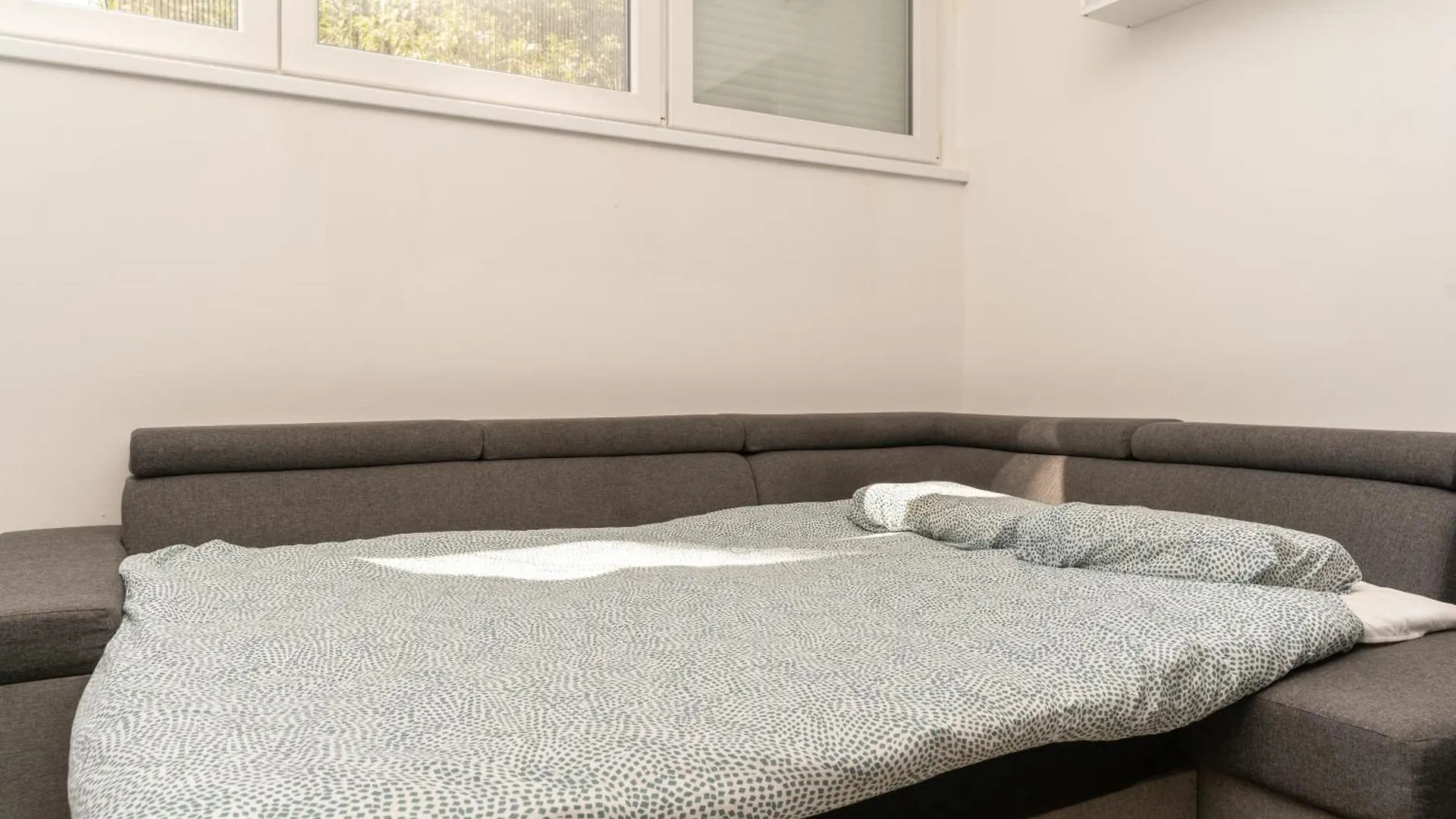 Apartment Ena - Located In Quiet Area 500M Of The Sea Pula